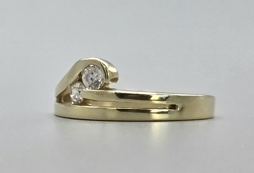 Vintage gouden design bi-color ring met zirkonia. 2026/573, ., Ophalen of Verzenden, Zo goed als nieuw, Dame