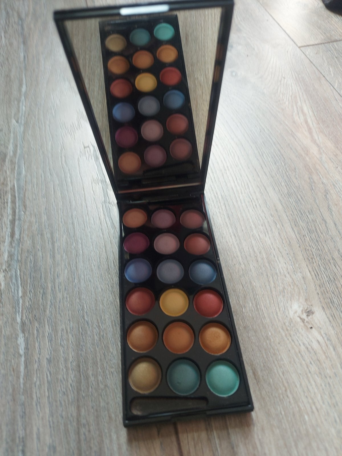 Casuelle Cosmetics Oogschaduw Palet met Spiegel, Gebruikt, Ophalen of Verzenden, Make-up, Overige kleuren