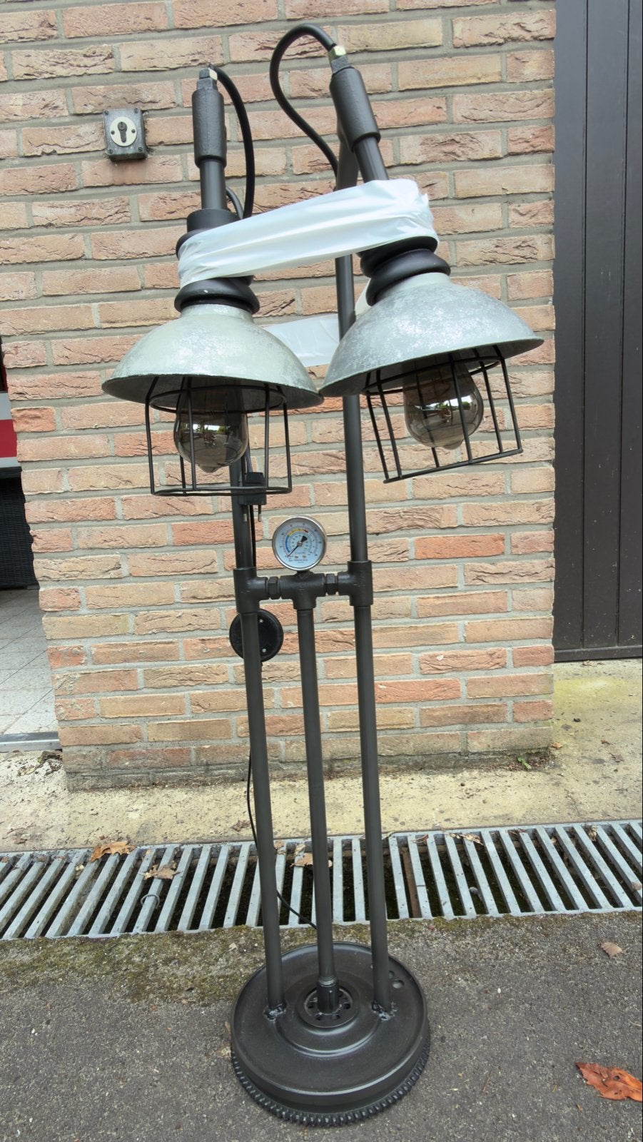 Industriële Vloerlamp met Dubbele Kappen, Ophalen, E27 (groot), Zo goed als nieuw, Metaal