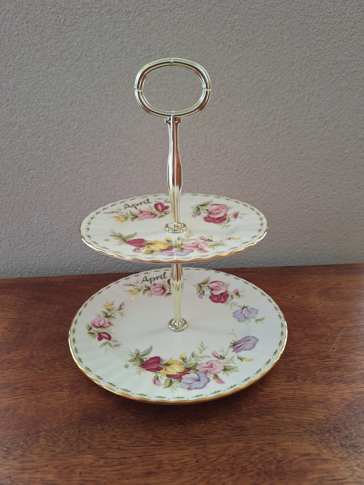 Royal Albert etagere, sweat pea, flowers of the month april., Ophalen, Etagère