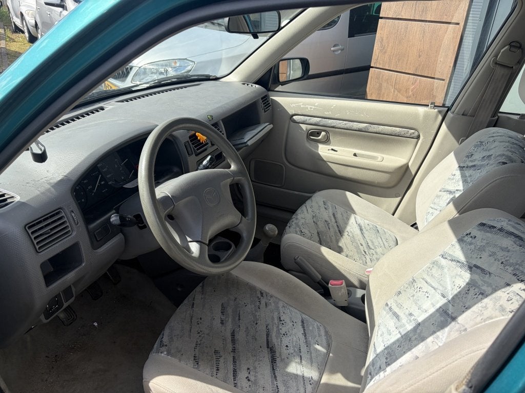 Mazda Demio 1.3 GLX (bj 1999), foto 5