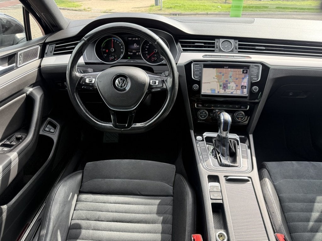 Volkswagen Passat 1.4 TSI GTE Highline pano airco Apple Carp, Auto's, Automaat, Euro 6, 4 cilinders, 157 pk