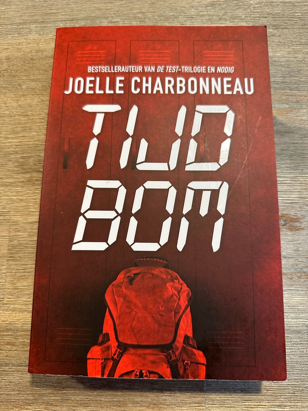 Nederlandstalig boek - Joelle Charbonneau - Tijdbom, Ophalen of Verzenden, Zo goed als nieuw, Nederland
