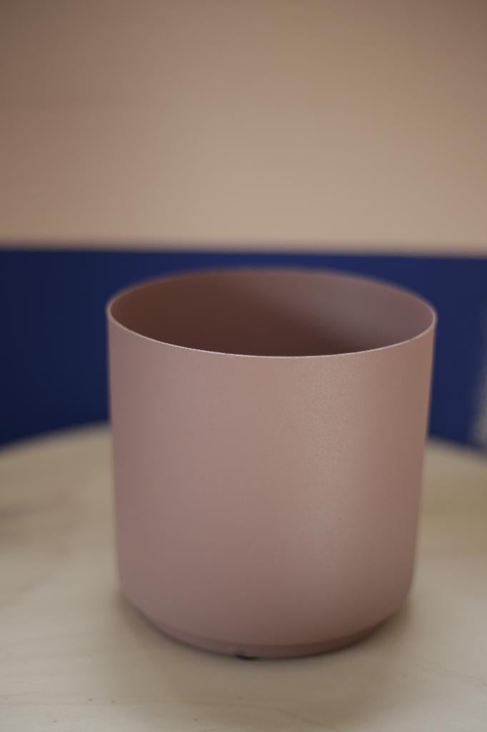 Paarse bloempot / plantenpot Intratuin, Ophalen, Rond, Binnen, Zo goed als nieuw