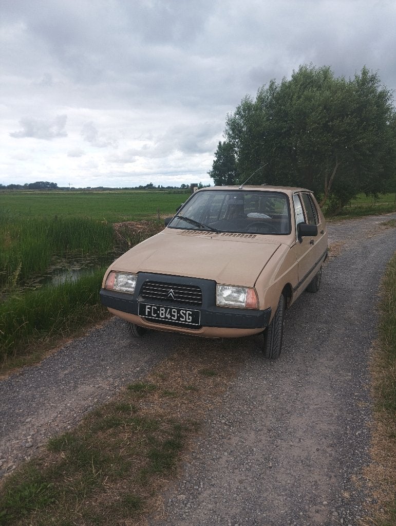 Citroën Visa 2 cilinder 1981 eerste model, zeer goede staat., Voorwielaandrijving, Stof, Citroën, Beige