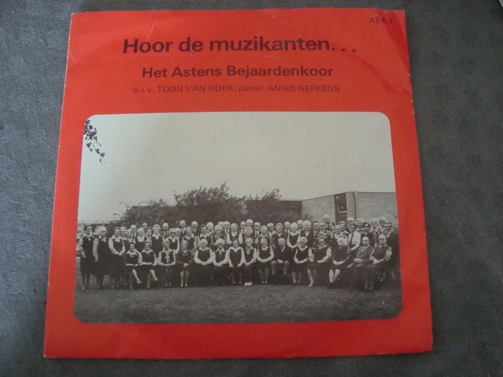 Het astens bejaardenkoor- hoor de muzikanten, Ophalen of Verzenden, Zo goed als nieuw, Pop, Single