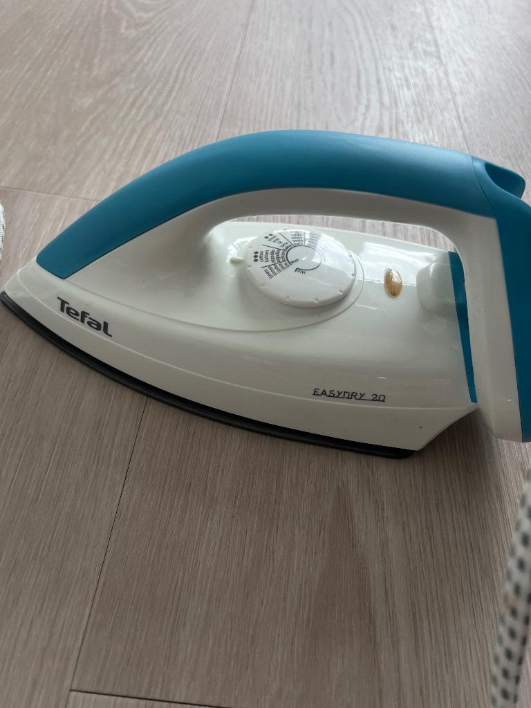 Tefal EasyDry 20 Iron, Ophalen, Nieuw, Strijkijzer met snoer