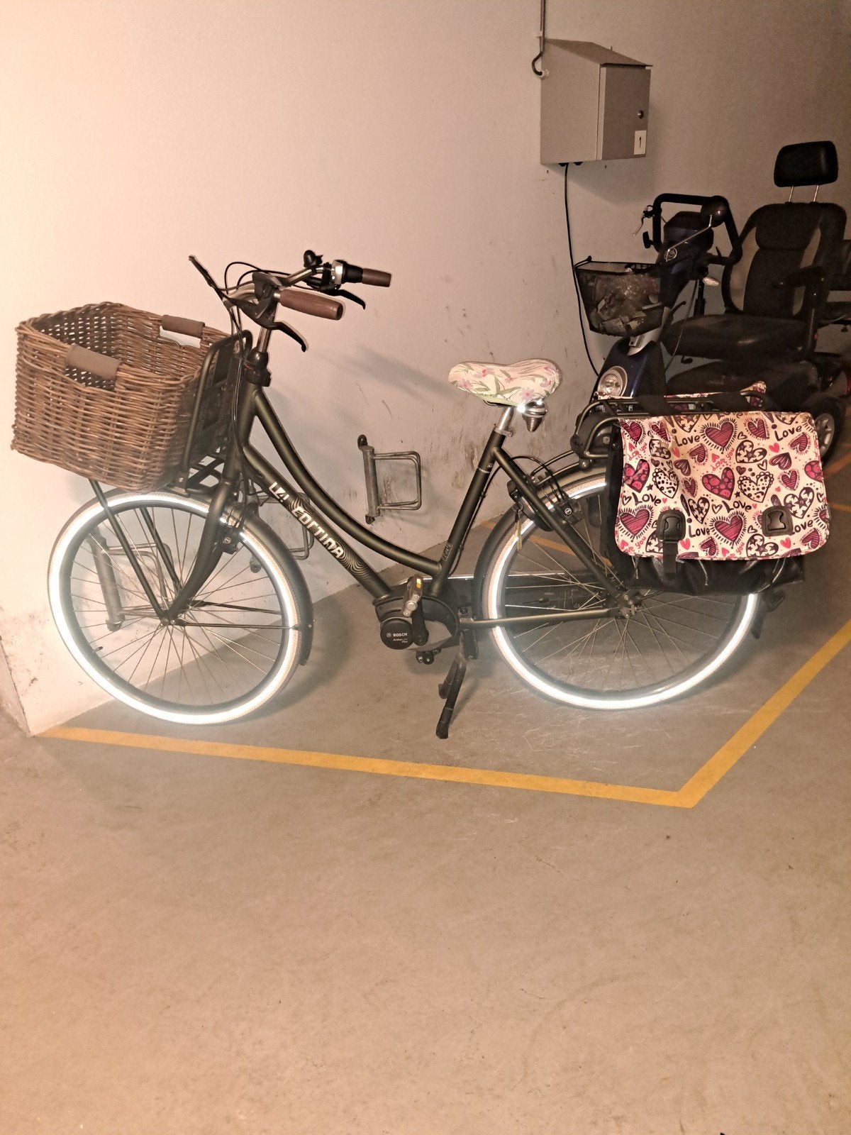 Cortina E-U4 Transport elektrische fiets met Bosch motor, Fietsen en Brommers, Fietsen | Dames | Damesfietsen, Velgrem, Versnellingen