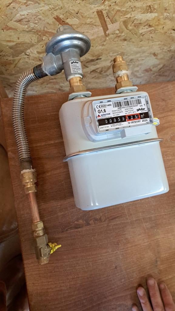 Gasmeter Gavilar incl Drukregelaar, koppelingen en beugel, Ophalen of Verzenden