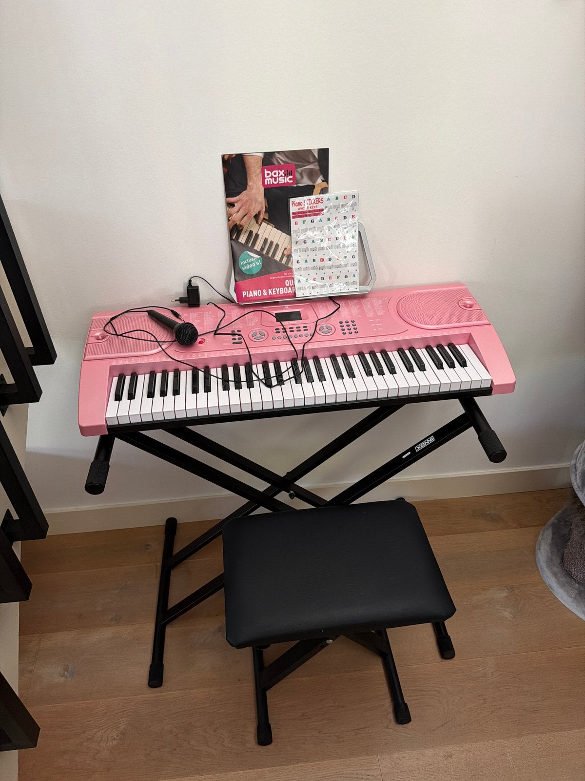 Roze keyboard set met standaard en krukje, Overige merken, 61 toetsen, Ophalen of Verzenden, Zo goed als nieuw