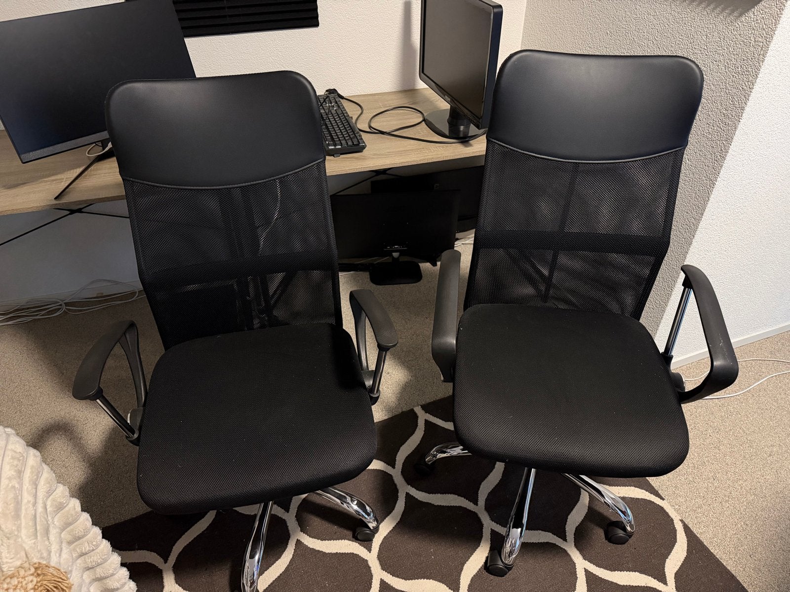 2x Zwarte Bureaustoelen met Mesh Rugleuning, Ophalen, Gebruikt, Zwart, Bureaustoel