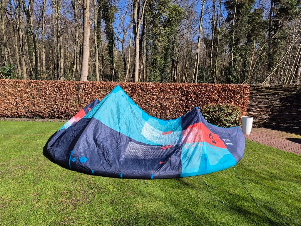 Duotone Evo 11 en 9m, Gebruikt, Geen board, Kite, 11 m²