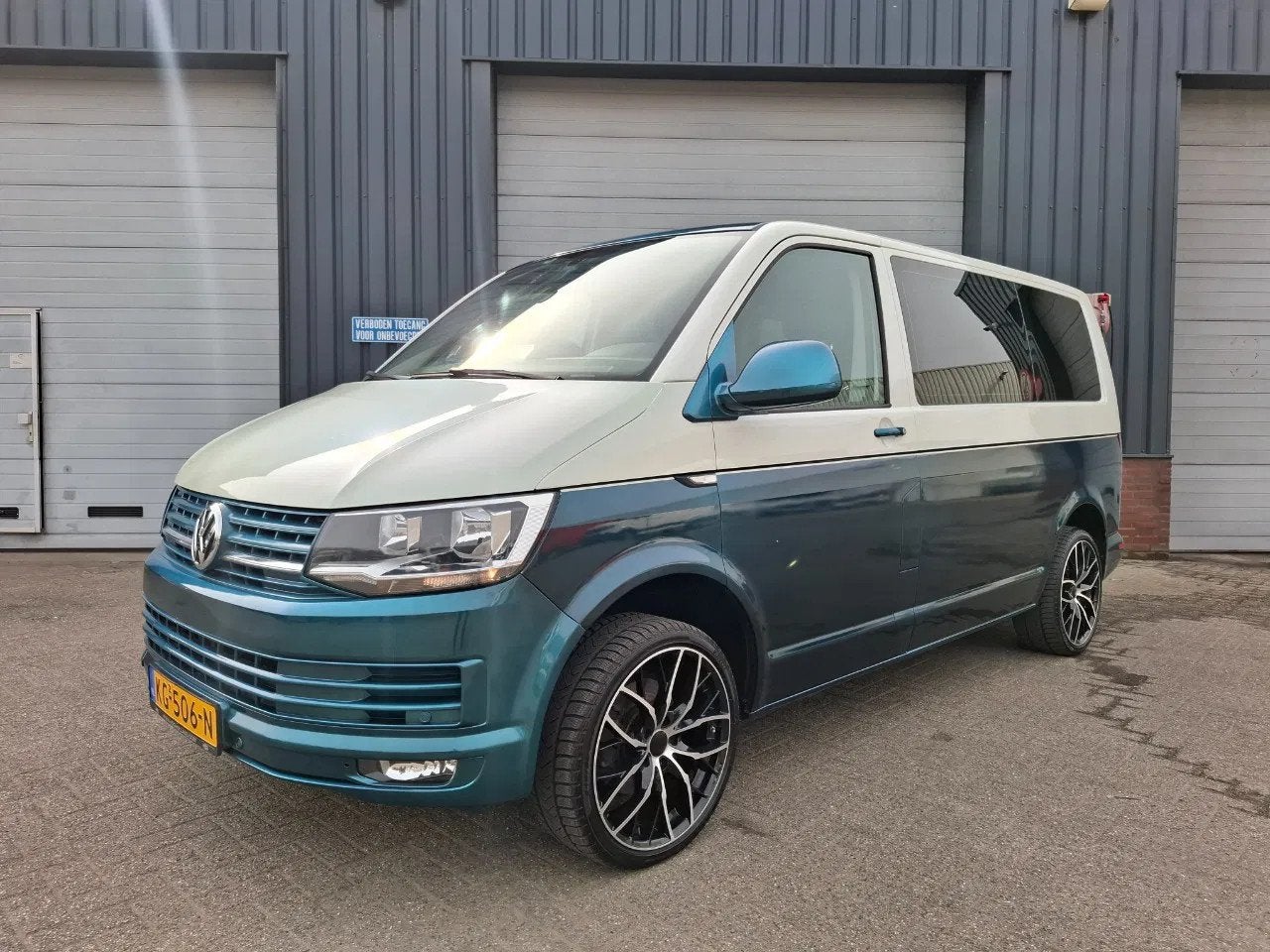 Volkswagen Transporter 7J0 (bj 2016), Auto's, Volkswagen, Euro 5, Gebruikt, 8 stoelen, 241 €/maand