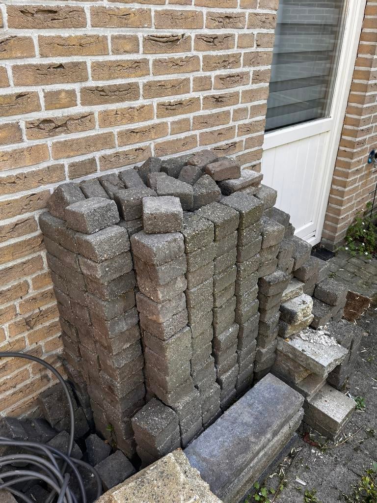 Gratis af te halen trommelstenen , ruim 200st, Ophalen, Zo goed als nieuw, Beton, Klinkers
