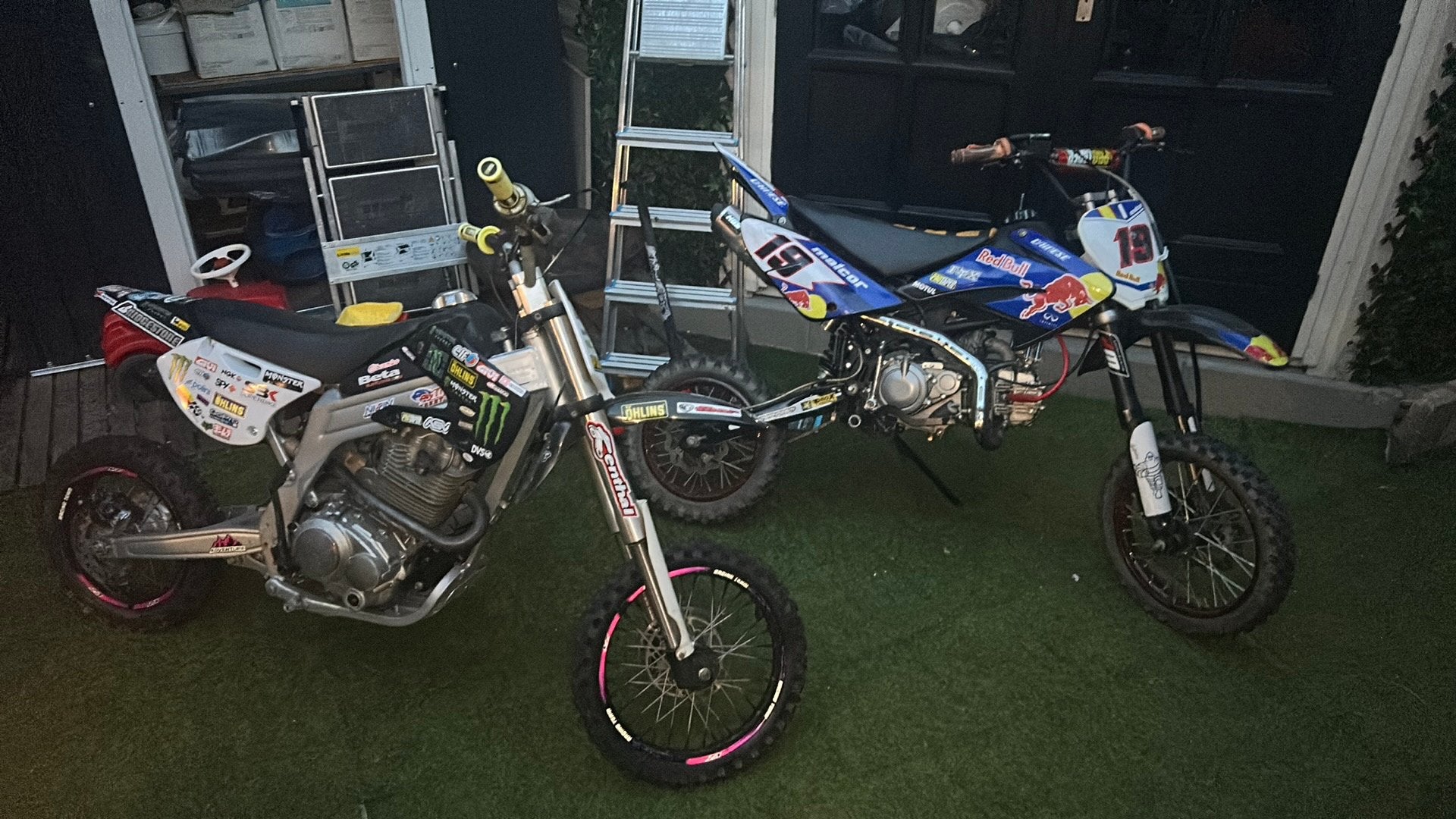 Stomp 125cc Pitbike Red Bull Editie plus agb 200cc pibike, Fietsen en Brommers, Ophalen, Gebruikt, Schijfrem, Pitbike