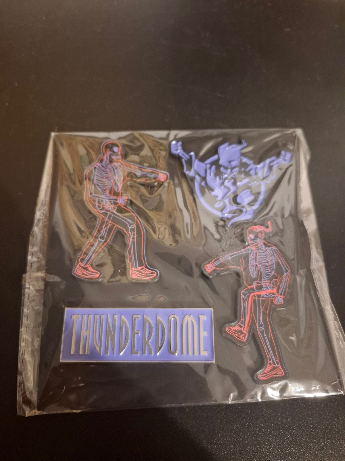 Thunderdome Pins Set - Nieuw in verpakking Hardcore gabber, Ophalen of Verzenden, Nieuw, Overige onderwerpen, Speldje of Pin