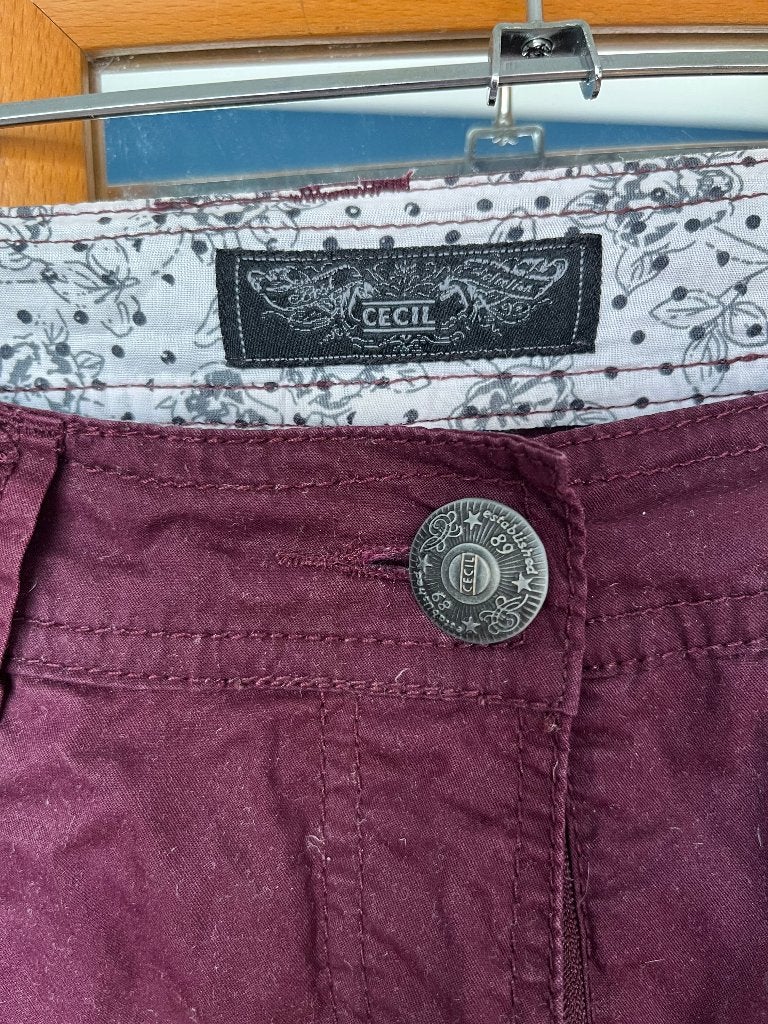 bordeauxrode bermuda Cecil 42 zgan, Kort, Verzenden, Maat 42/44 (L), Zo goed als nieuw