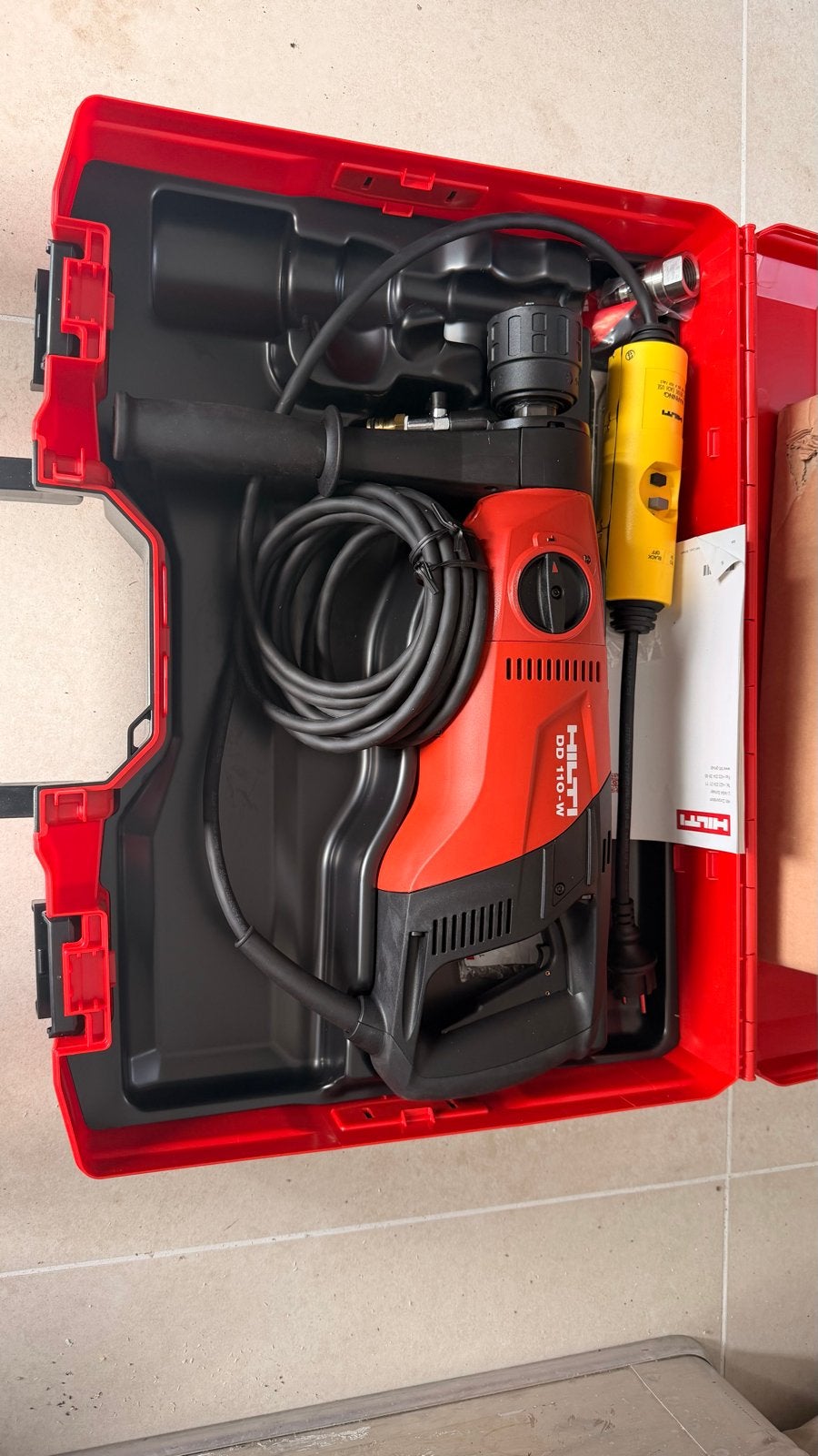 Hilti DD 110-W diamantboormachine met accessoires, 600 watt of meer, Variabele snelheid, Overige typen, Nieuw
