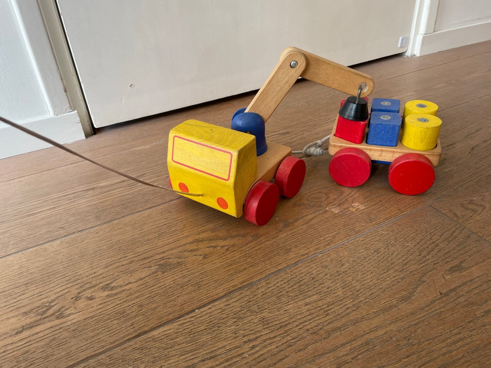 Houten trekauto met kraan en blokken, Ophalen of Verzenden, Gebruikt