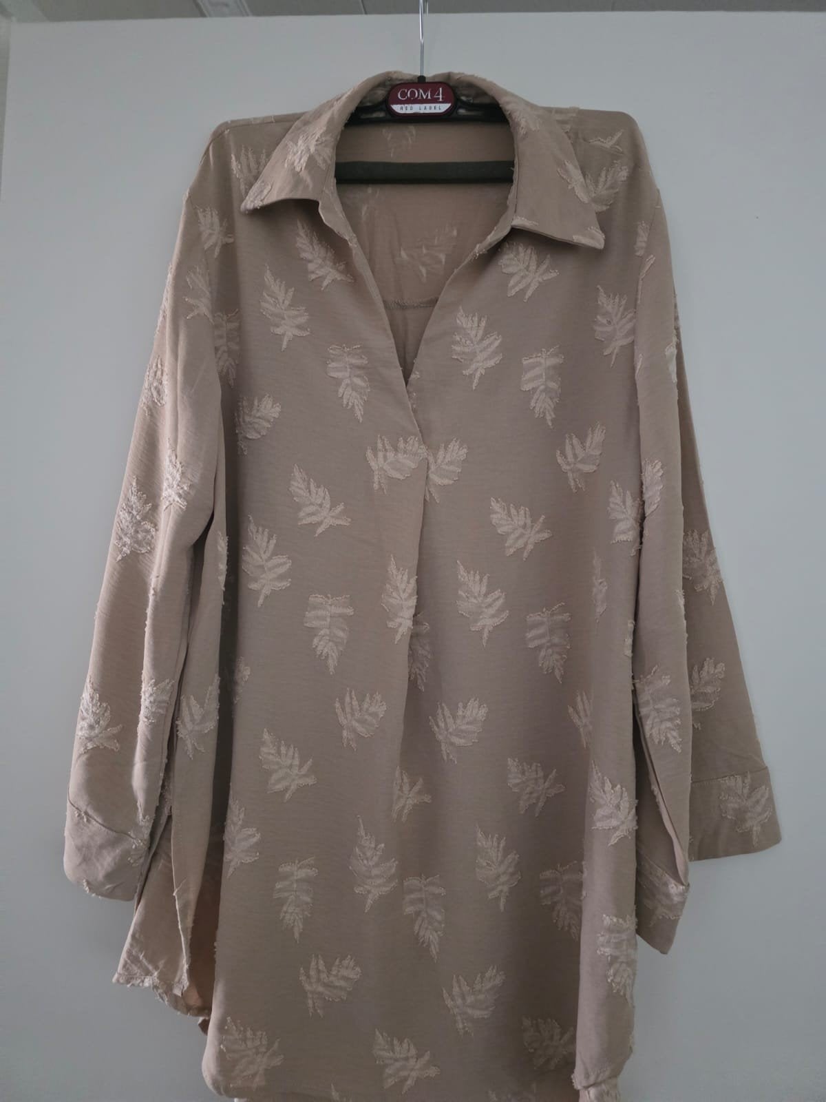 Stijlvolle beige set met bladprint - nieuw, Kostuum of Pak, COM-4 RED LABEL, Beige, Maat 42/44 (L)