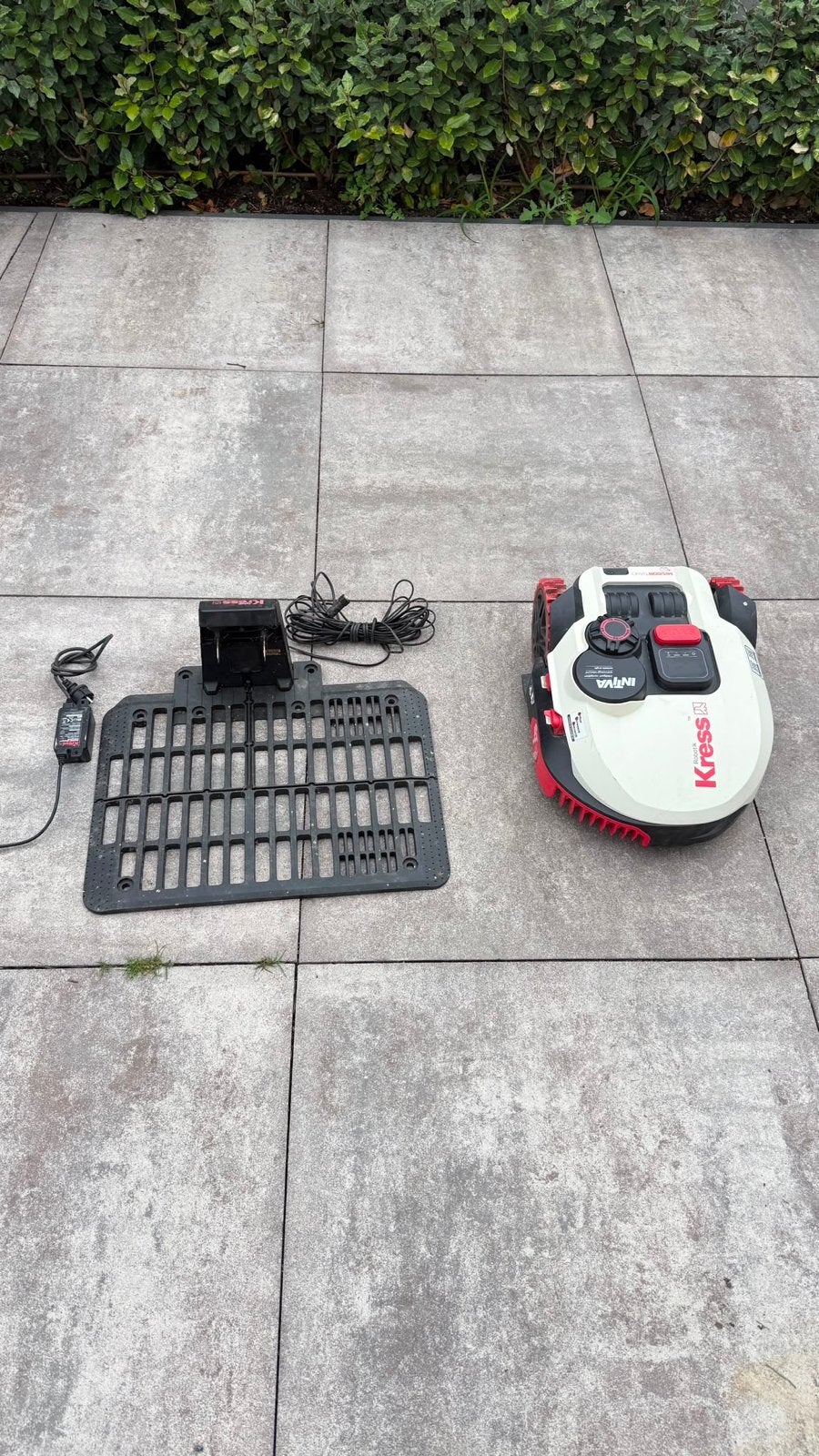 Kress Mission Nano 600 robotmaaier met laadstation, Ophalen, Cirkelmaaier, Minder dan 30 cm, Accu-grasmaaier