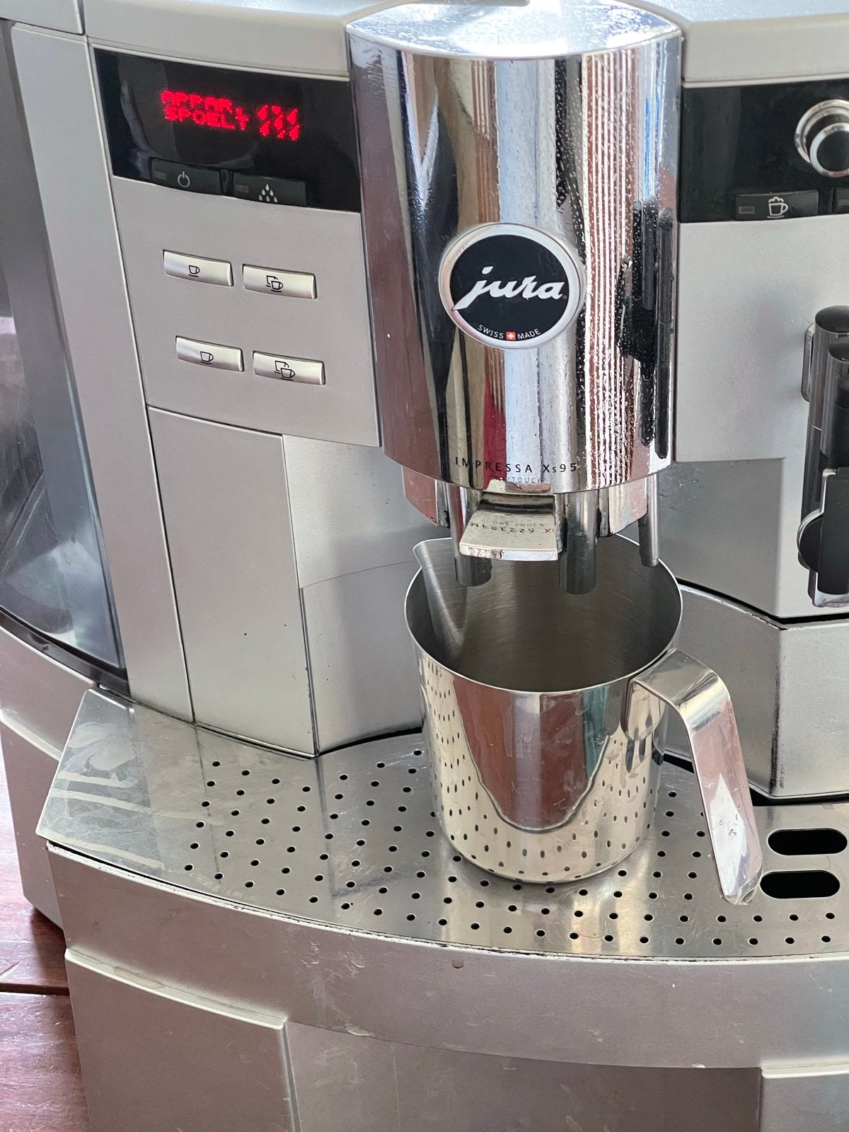 Jura Impressa X95 volautomatische koffiemachine, Ophalen, Afneembaar waterreservoir, Gebruikt, 10 kopjes of meer