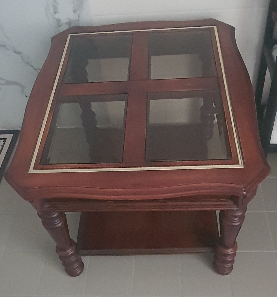Klassieke mahonie vitrine salontafel met glazen blad, Huis en Inrichting, Ophalen, 50 – 75, Gebruikt, 50 tot 100 cm