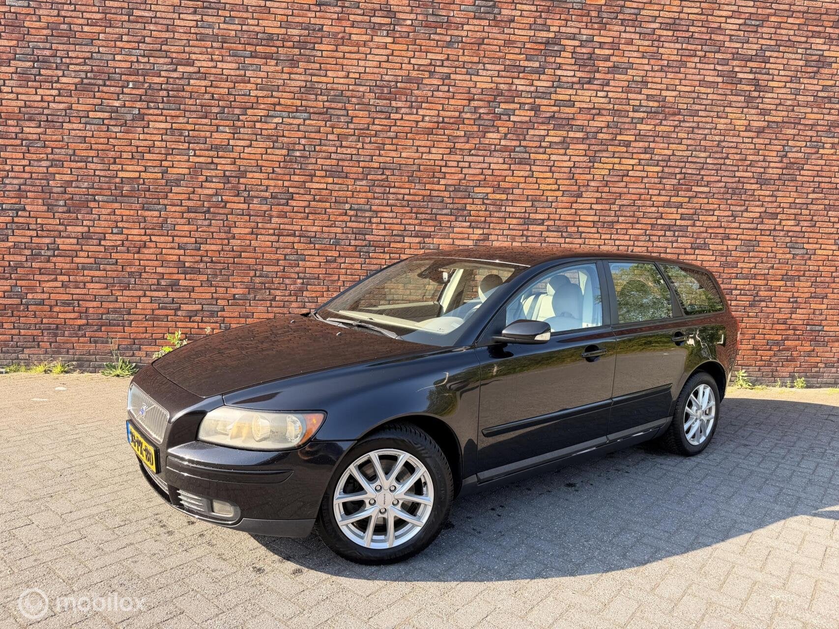 Volvo V50 2.4i Momentum automaat airco LM APK, Gebruikt, 700 kg, 2435 cc, 170 pk