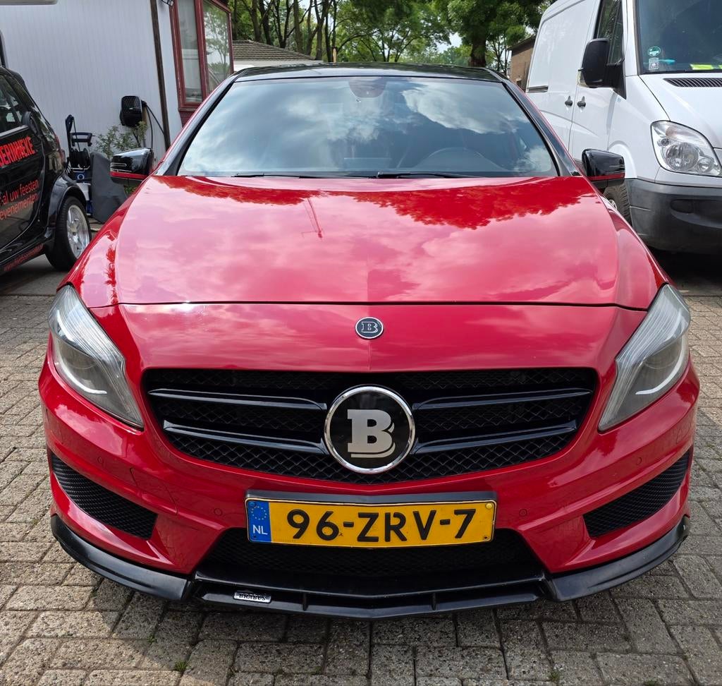 Mercedes-Benz A-Klasse A180 1.6 Blue EFF Aut7 2013 Rood, Auto's, 4 cilinders, Alcantara, 122 pk, 1200 kg
