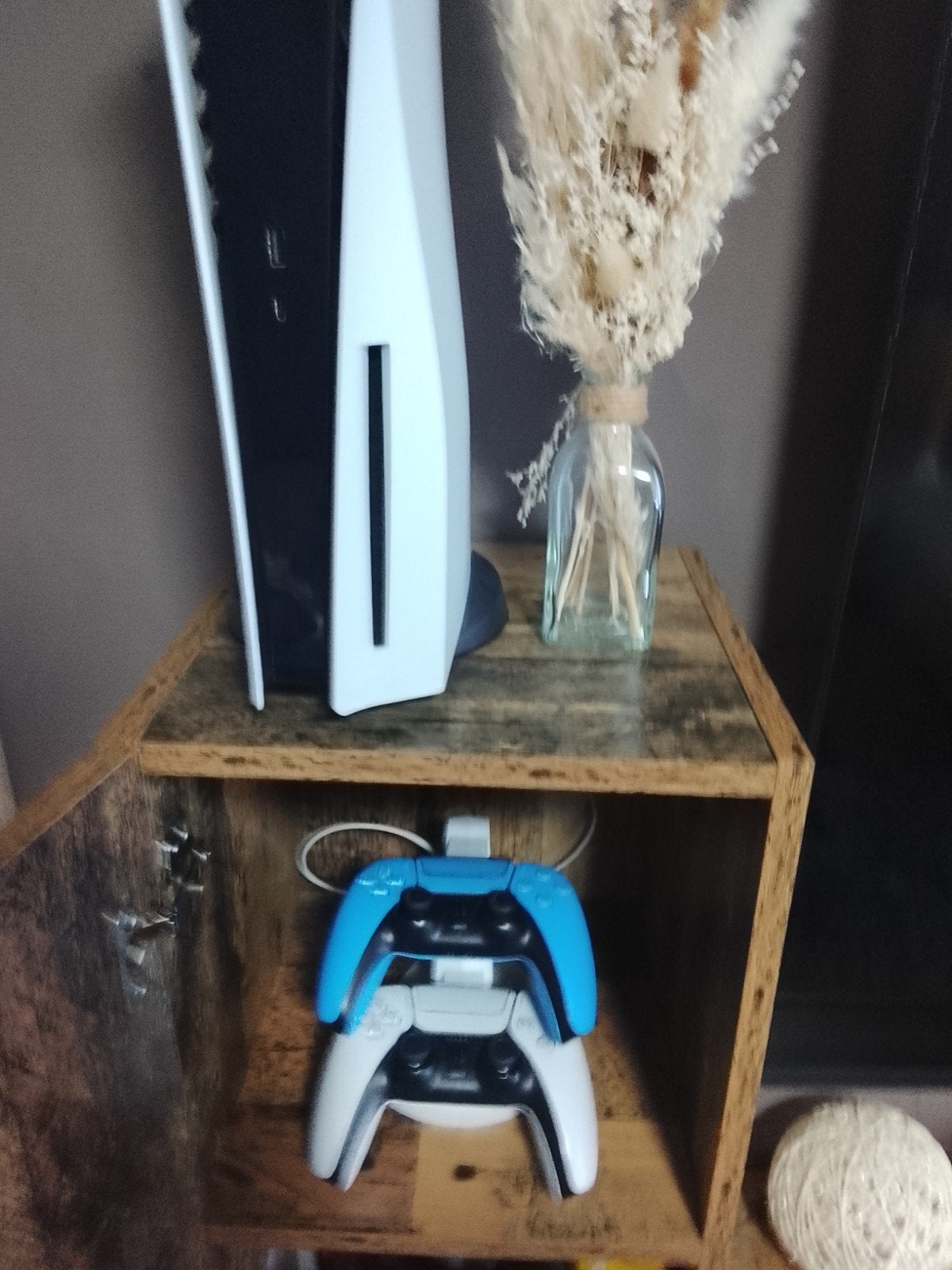 PlayStation 5 met twee controllers en oplaadstation, Spelcomputers en Games, Ophalen, Zo goed als nieuw