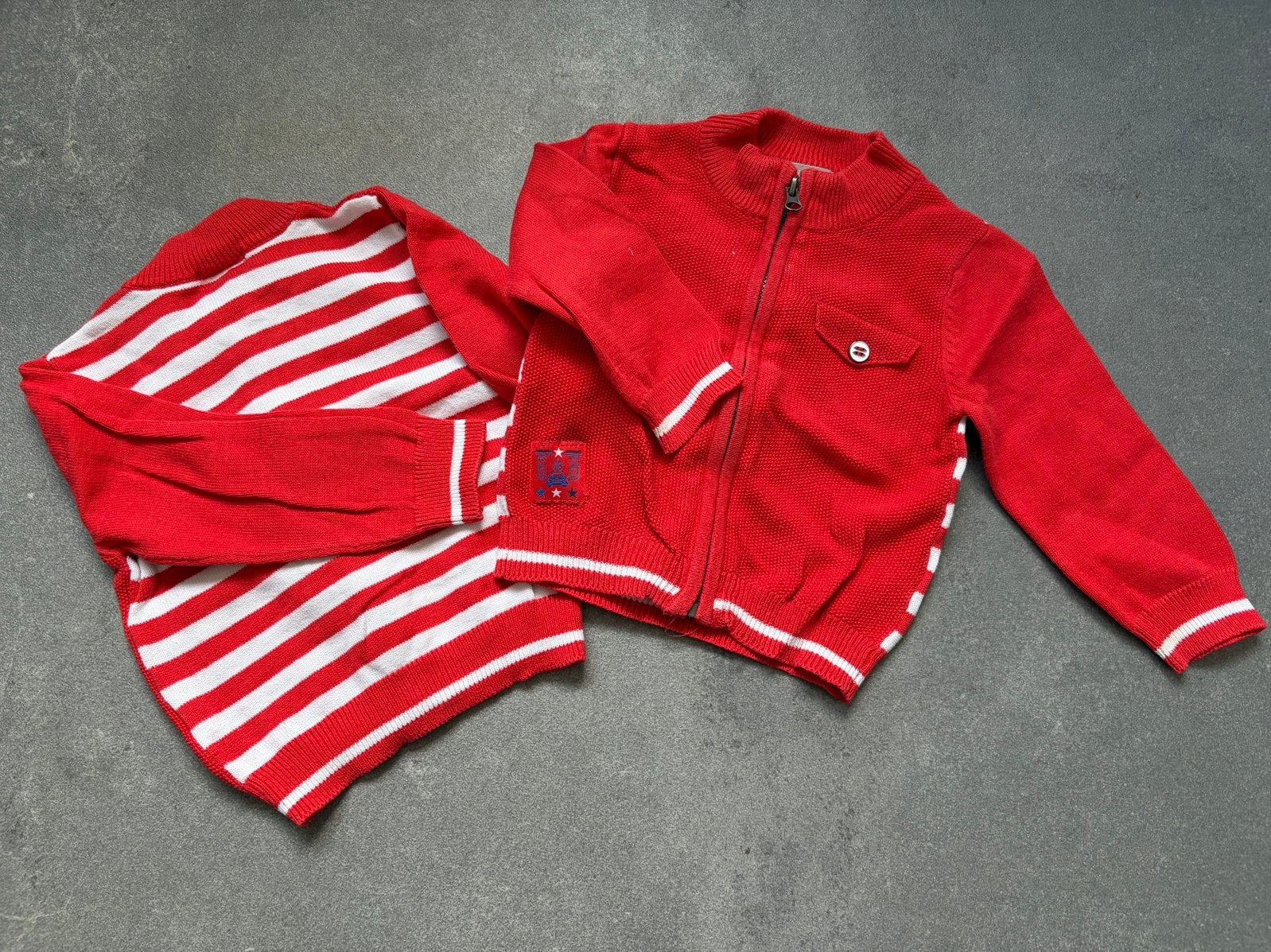 2x Rood gestreepte vestje voor baby (6 maanden/ 68 cm, Kinderen en Baby's, Tweelingen en Meerlingen, Ophalen of Verzenden, Gebruikt