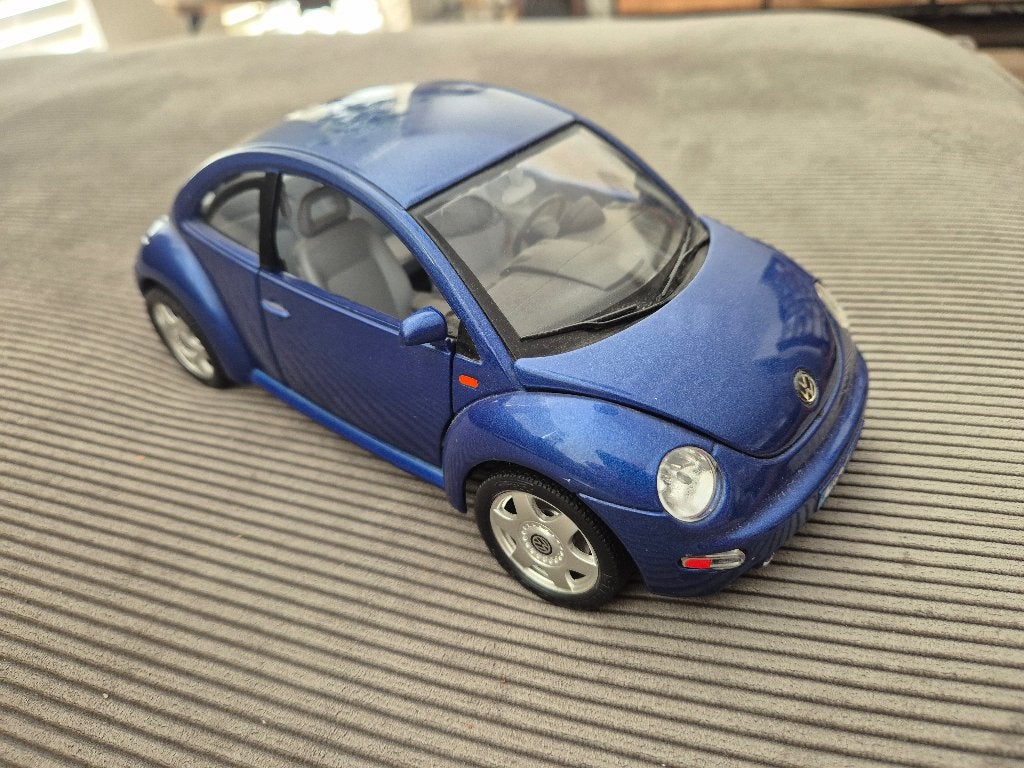 Burago Volkswagen New Beetle 1:18, Hobby en Vrije tijd, Ophalen of Verzenden, Zo goed als nieuw, Auto, Bburago