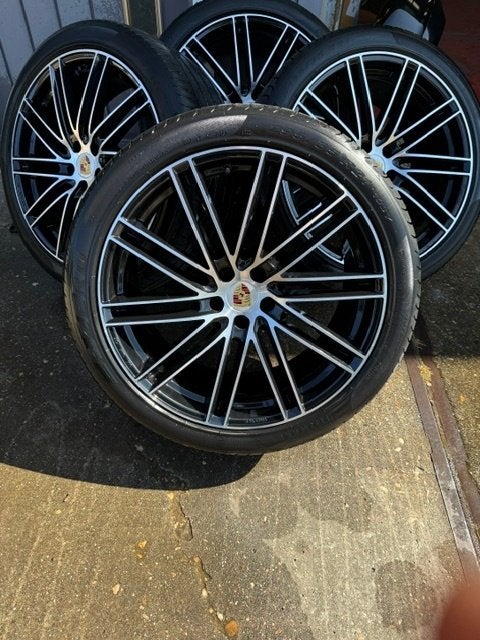 21 inch PORSCHE MACAN BREEDSET GTS SPYDER VELGEN + BANDEN, Ophalen, Gebruikt, 295 mm, Banden en Velgen