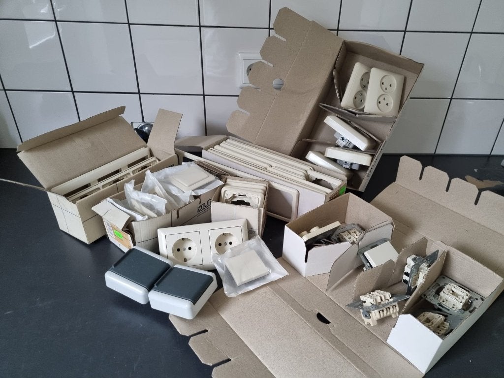Grote partij JUNG schakelmateriaal –  schakelaars, Ophalen of Verzenden, Zo goed als nieuw, Jung, Overige typen