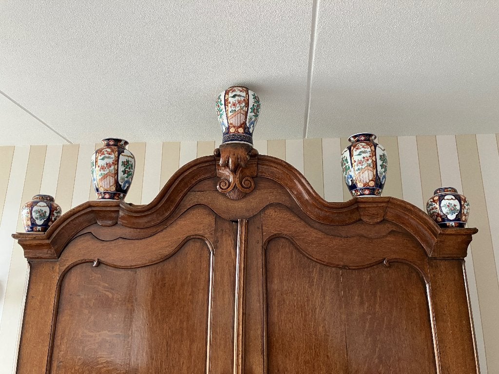 Porseleinen kaststel Gold Imari, Ophalen
