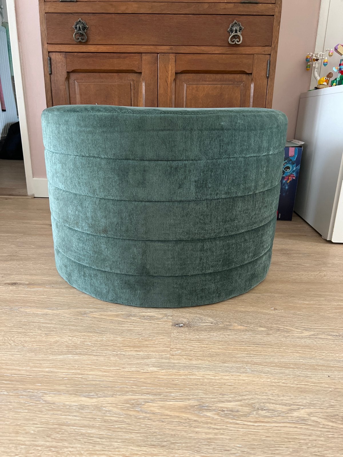 Groene fluwelen poef, Huis en Inrichting, Ophalen, Minder dan 50 cm, Rond, Zo goed als nieuw