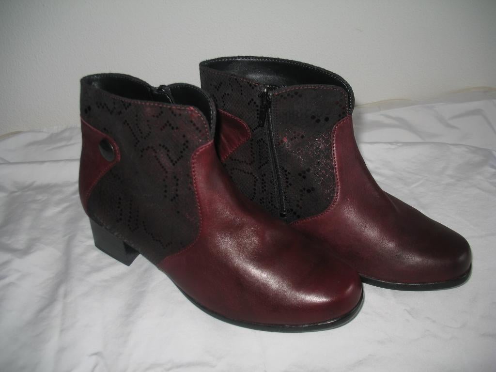 Solidus Enkellaarzen Burgundy /Bordo /Bordeaux Maat 39 K, Solidus, Ophalen of Verzenden, Zo goed als nieuw, Rood