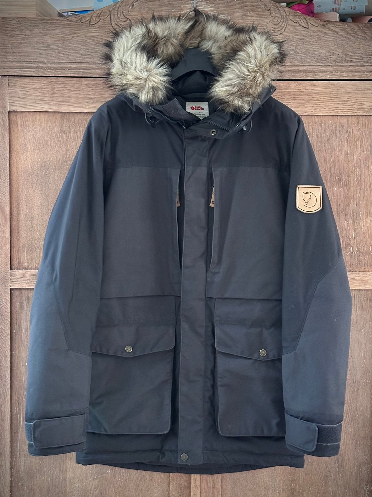 Fjallraven Barents parka men’s S, donkergrijs in nieuwstaat, Kleding | Heren, Jassen | Winter, Ophalen, Zo goed als nieuw, Grijs