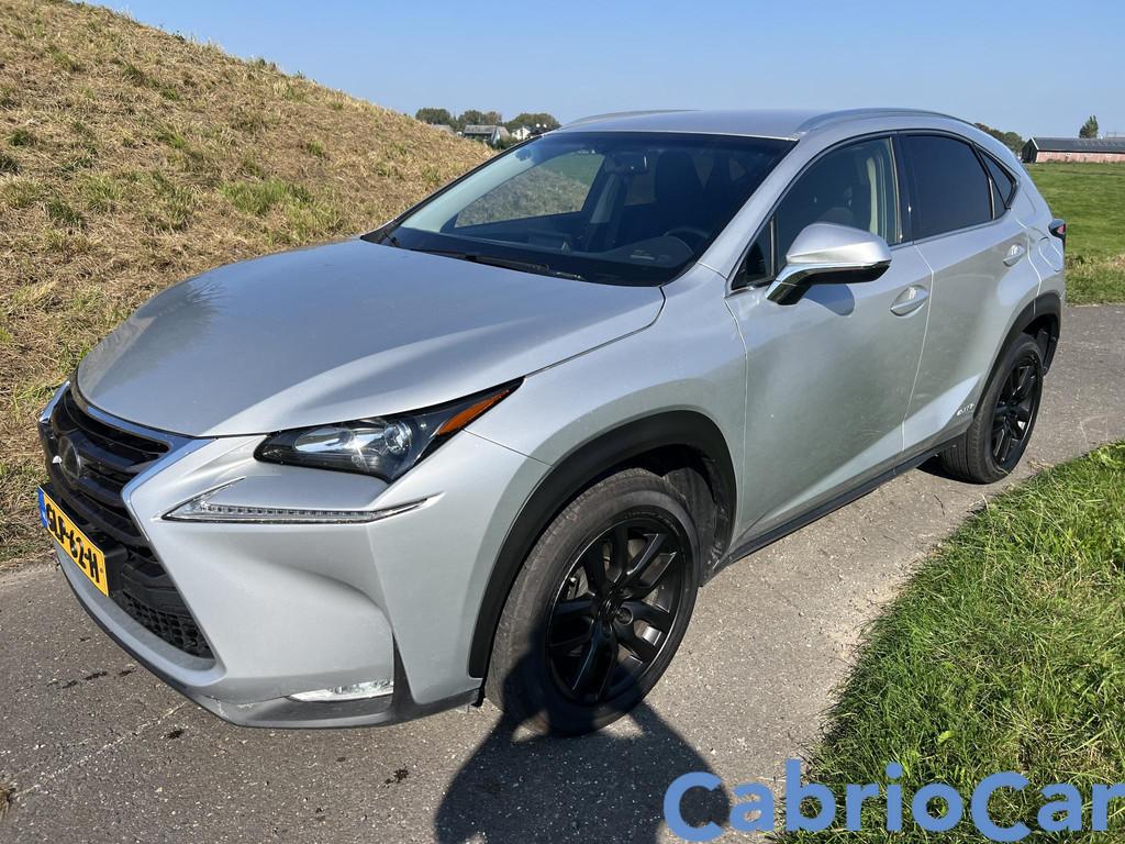 Lexus NX 300h GARANTIE, Auto's, Lexus, Stof, Euro 6, Bedrijf, Hybride Elektrisch/Benzine