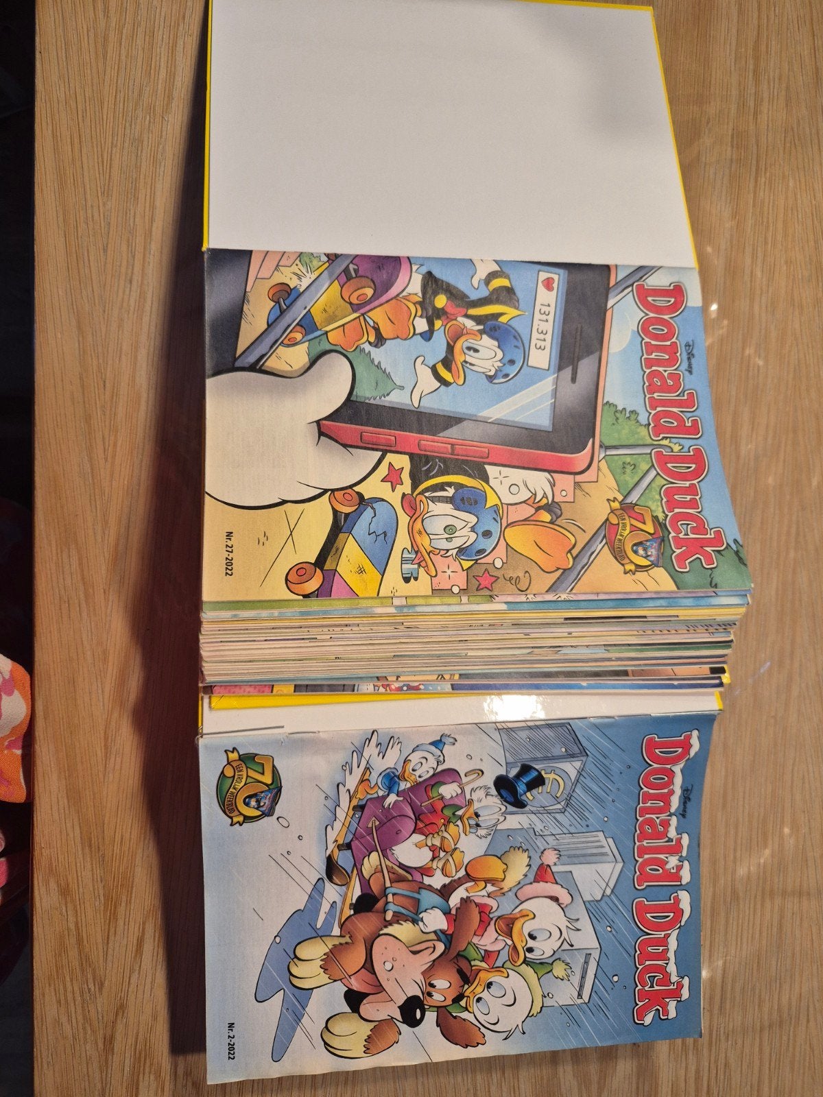 Donald Duck Jaargang 2022 in 2 verzamelmappen, Boeken, Stripboeken, Meerdere stripboeken, Ophalen, Gelezen