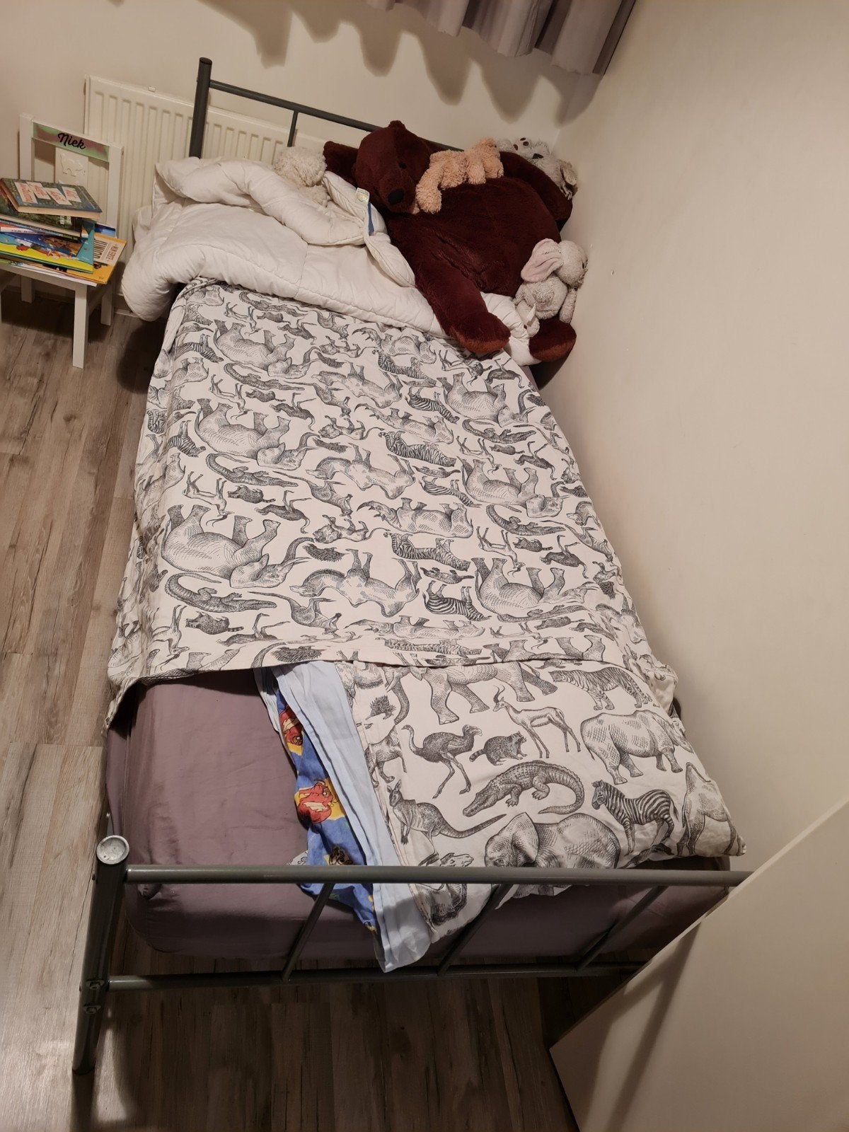 Gratis bed kleur grijs, Huis en Inrichting, Ophalen, Gebruikt, 90 cm, Eenpersoons