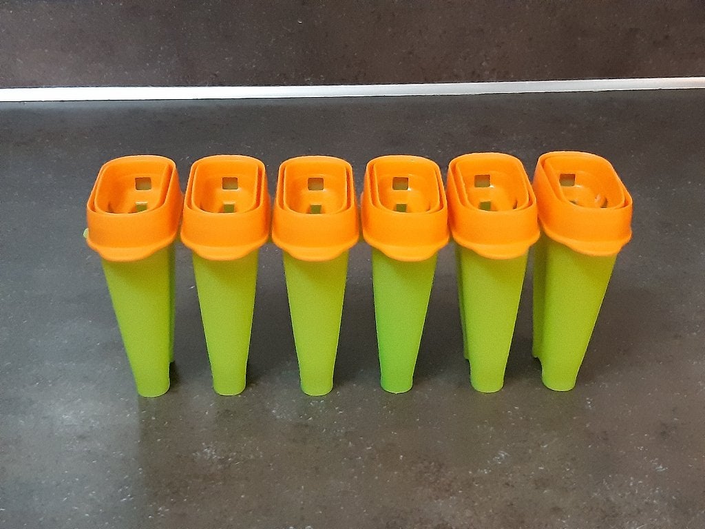 Tupperware ijs / ijspinguins / ijsjes maker set groen, Ophalen of Verzenden, Zo goed als nieuw, Groen, Overige typen