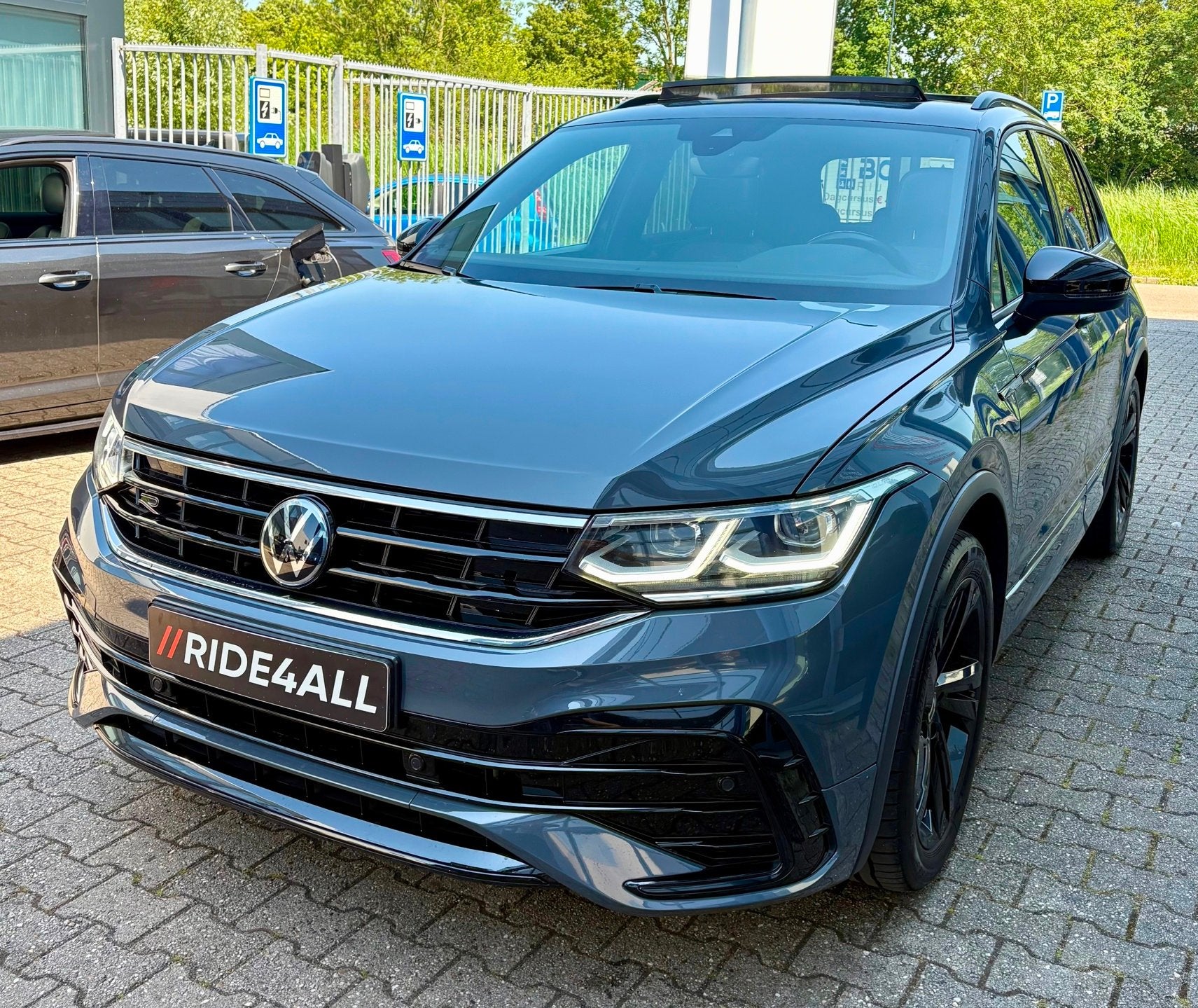 Volkswagen Tiguan 1.5 TSI 3x R-LINE/PANO/CARPLAY/CAMERA, Automatische klimaatregeling, 4 cilinders, 150 pk, Leder en Stof