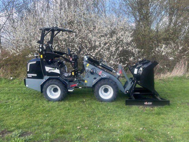 Giant G2300, Zakelijke goederen, Graaflaadcombinatie