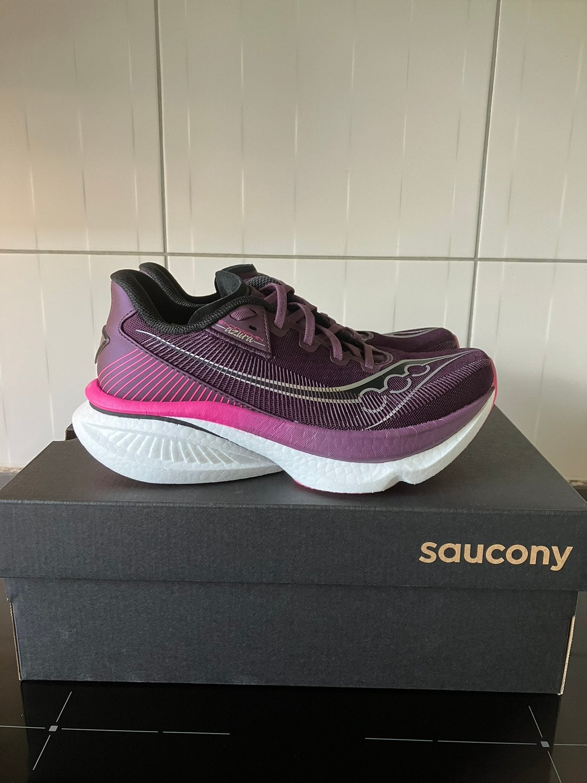 Saucony Endorphin Azura dames maat 40 nieuw, Sport en Fitness, Ophalen of Verzenden, Nieuw, Hardloopschoenen, Saucony