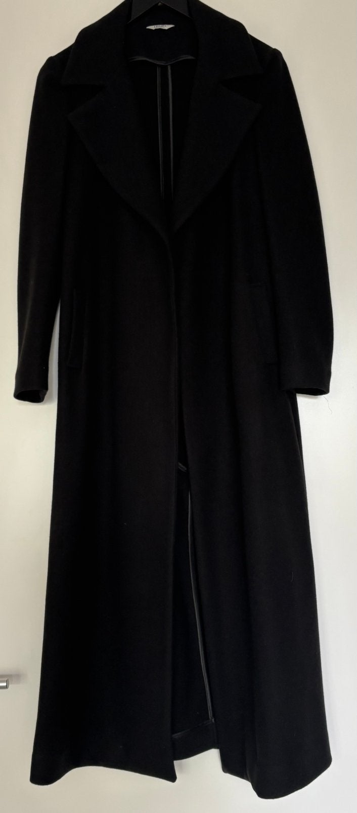 Lange zwarte wollen mantel van LIU.JO mt 36/38, Ophalen of Verzenden, Zo goed als nieuw, Maat 36 (S), Zwart