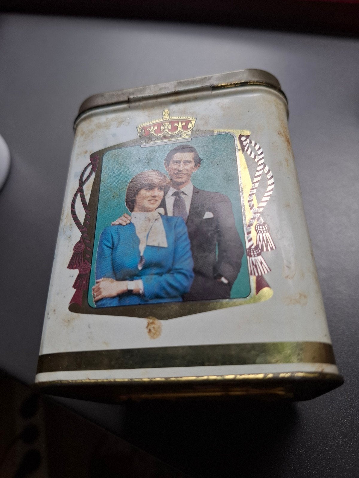 Bieden: Vintage blikken doos Diana en Charles, Verzamelen, Ophalen of Verzenden