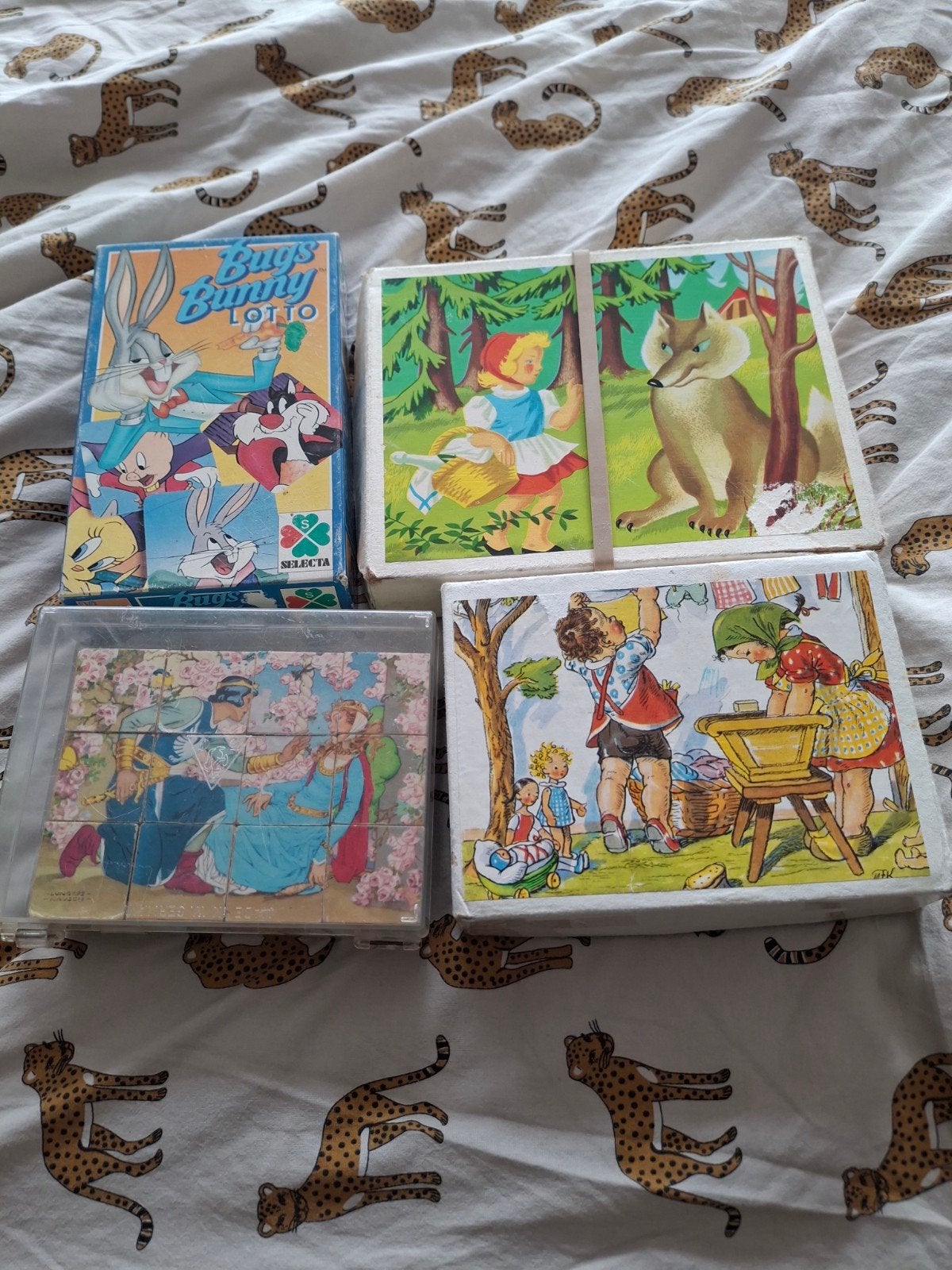 3 oude blokkenpuzzels en Bugs Bunny Lotto spel, Gebruikt, 10 tot 50 stukjes, Ophalen of Verzenden, Van hout