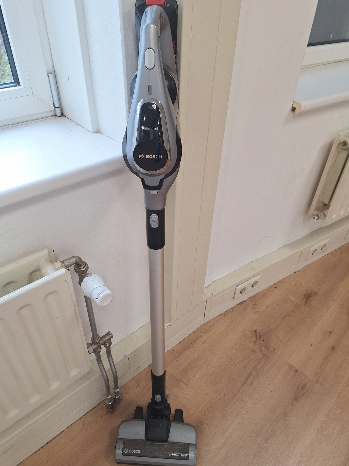 Bosch Unlimited - draadloze steelstofzuiger, Gebruikt, Bosch, Ophalen of Verzenden, Inclusief accessoires