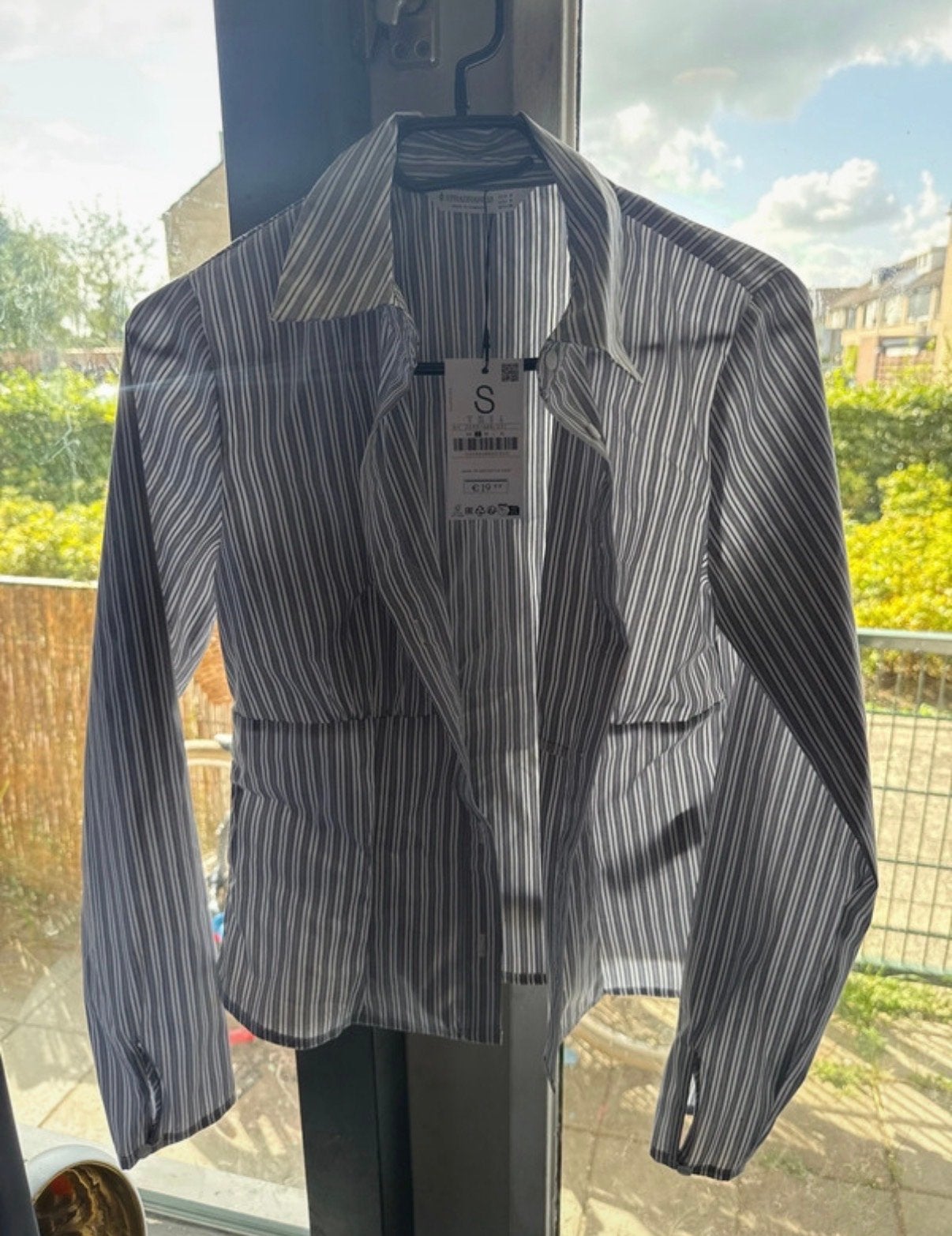 Gestreepte blouse met lange mouwen - stradivarius. Z.S.M weg, Ophalen, Nieuw, Maat 36 (S), Grijs